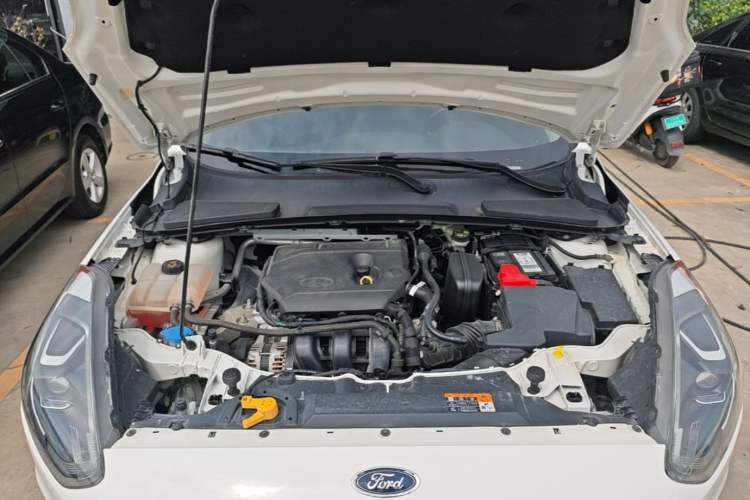 Used Ford Escort 2019 Revised Version 1.5L Automatic Enjoyment Type China VI Standard Engine Bay