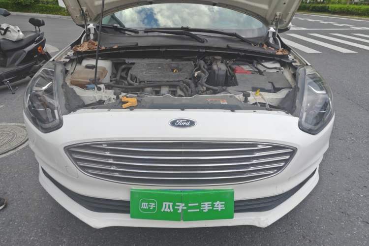 Used Ford Escort 2019 Revised Version 1.5L Automatic Enjoyment Type China VI Standard Engine Bay