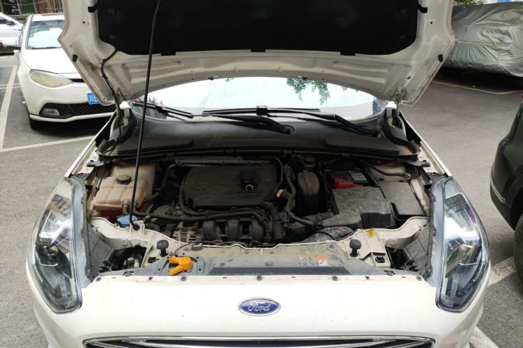 Used Ford Escort 2019 Revised Version 1.5L Automatic Enjoyment Type China VI Standard Engine Bay