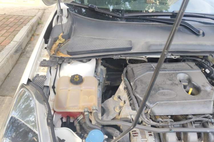 Used Ford Escort 2019 1.5L Automatic ZhiXiang Model Engine Bay Right