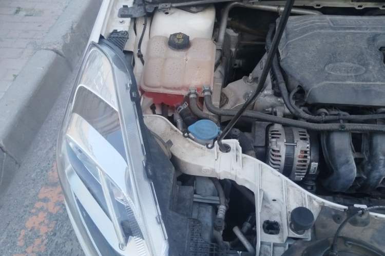 Used Ford Escort 2019 1.5L Automatic ZhiXiang Model Engine Bay Right