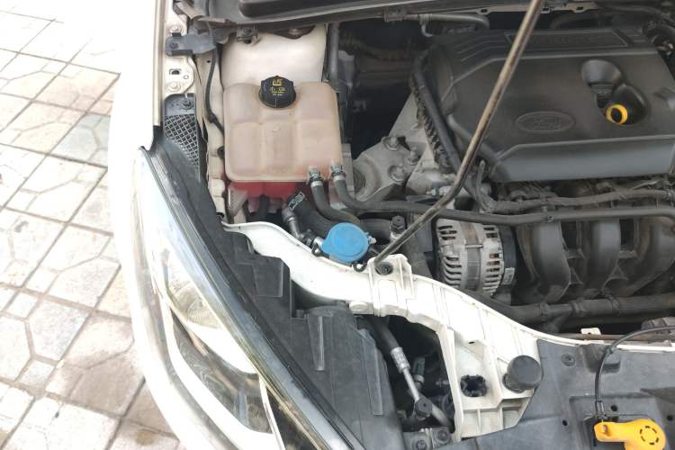 Used Ford Escort 2019 1.5L Automatic ZhiXiang Model Engine Bay Right