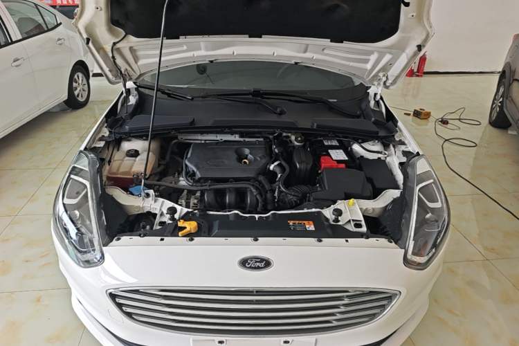 Used Ford Escort 2019 Revised Version 1.5L Automatic Enjoyment Type China VI Standard Engine Bay