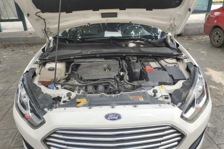 Used Ford Escort 2019 Revised 1.5L Automatic ZhiXiang Version (Tire Pressure Monitoring) China VI Standard Engine Bay