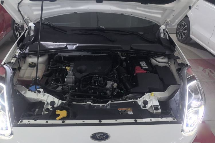 Used Ford Escort 2019 EcoBoost 125 Automatic Luxury Edition Engine Bay