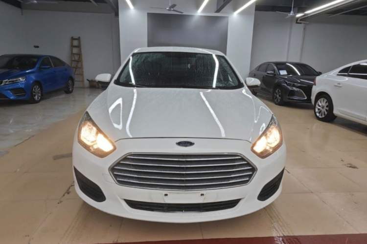 Used Ford Escort 2019 Revised 1.5L Automatic ZhiXiang Version (Tire Pressure Monitoring) China VI Standard Exterior 1