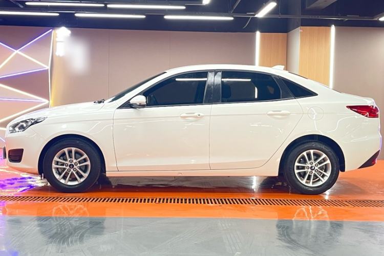 Used Ford Escort 2019 Revised Version 1.5L Manual "Quality Enjoyment" Trim (Tire Pressure Monitoring) China VI Standard Exterior 1