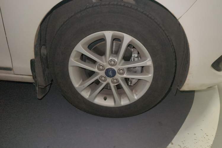 Used Ford Escort 2019 1.5L Automatic ZhiXiang Model Exterior 1