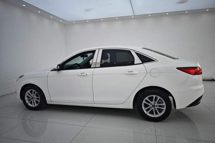 Used Ford Escort 2019 Revised 1.5L Automatic ZhiXiang Version (Tire Pressure Monitoring) China VI Standard Exterior 10