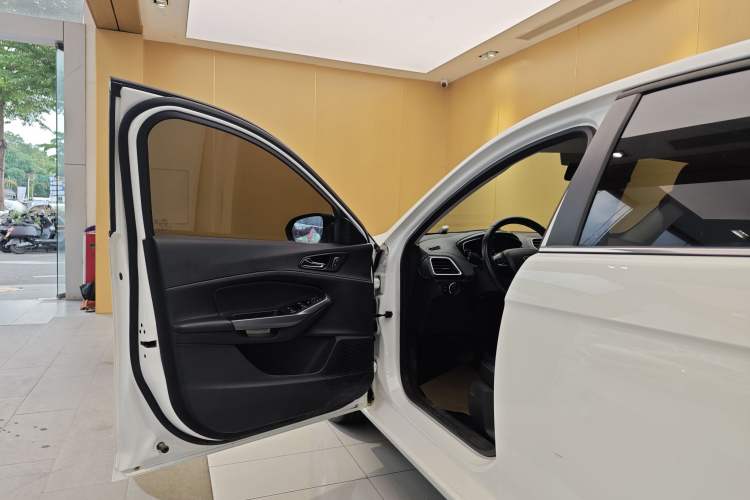 Used Ford Escort 2019 Revised Version 1.5L Automatic Enjoyment Type China VI Standard Exterior 12