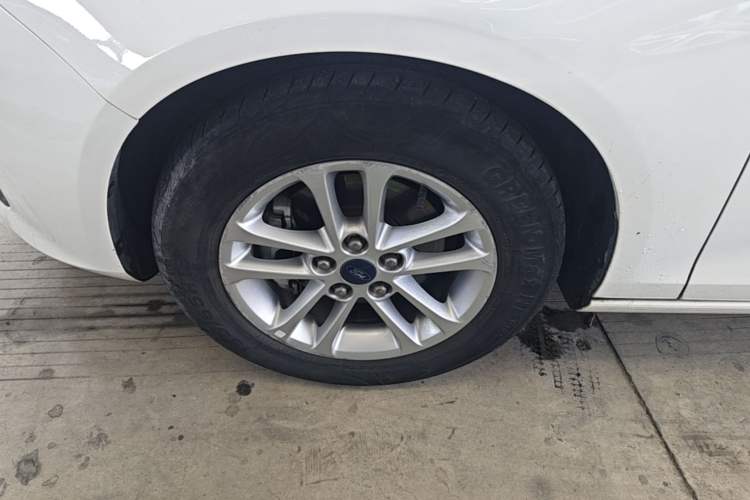 Used Ford Escort 2019 Revised 1.5L Automatic ZhiXiang Version (Tire Pressure Monitoring) China VI Standard Exterior 2