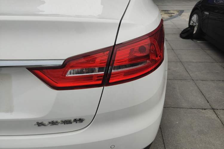 Used Ford Escort 2019 Revised 1.5L Automatic ZhiXiang Version (Tire Pressure Monitoring) China VI Standard Exterior 3