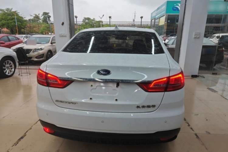Used Ford Escort 2019 Revised 1.5L Automatic ZhiXiang Version (Tire Pressure Monitoring) China VI Standard Exterior 3