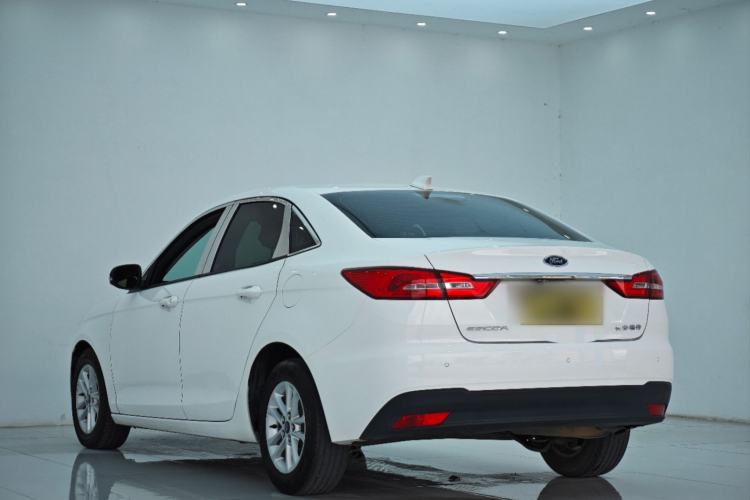 Used Ford Escort 2019 Revised 1.5L Automatic ZhiXiang Version (Tire Pressure Monitoring) China VI Standard Exterior 3