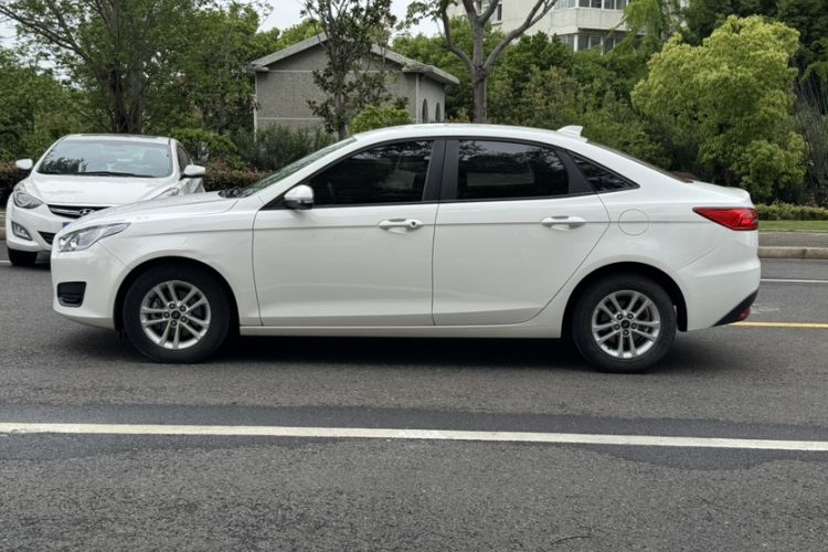 Used Ford Escort 2019 Revised 1.5L Automatic ZhiXiang Version (Tire Pressure Monitoring) China VI Standard Exterior 3