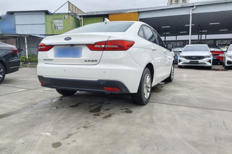 Used Ford Escort 2019 Revised 1.5L Automatic ZhiXiang Version (Tire Pressure Monitoring) China VI Standard Exterior 3
