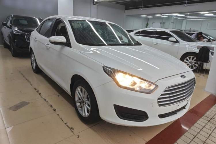 Used Ford Escort 2019 Revised 1.5L Automatic ZhiXiang Version (Tire Pressure Monitoring) China VI Standard Exterior 4