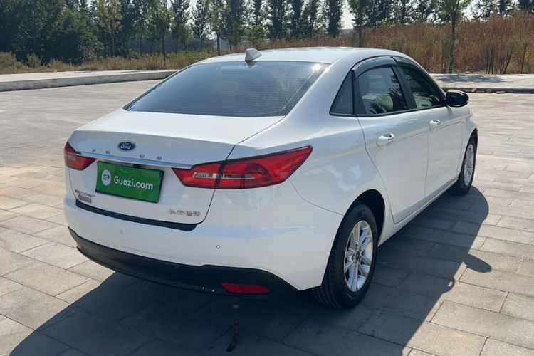 Used Ford Escort 2019 Revised 1.5L Automatic ZhiXiang Version (Tire Pressure Monitoring) China VI Standard Exterior 4