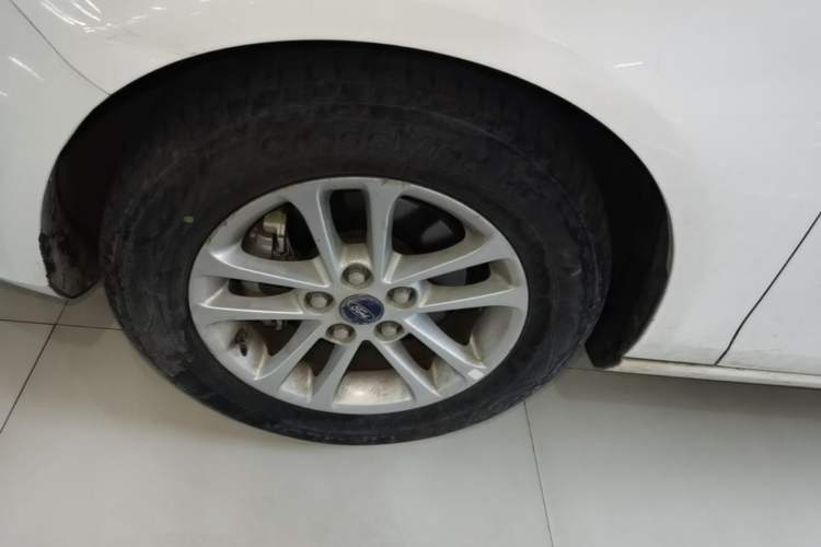 Used Ford Escort 2019 Revised 1.5L Automatic ZhiXiang Version (Tire Pressure Monitoring) China VI Standard Exterior 4