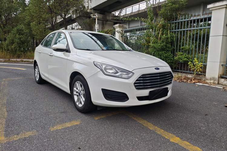 Used Ford Escort 2019 Revised 1.5L Automatic ZhiXiang Version China VI Standard Exterior 4