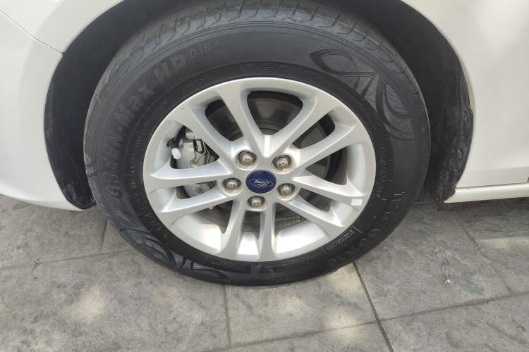Used Ford Escort 2019 Revised 1.5L Automatic ZhiXiang Version (Tire Pressure Monitoring) China VI Standard Exterior 4