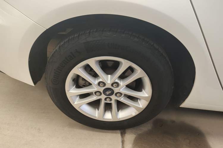 Used Ford Escort 2019 Revised 1.5L Automatic ZhiXiang Version (Tire Pressure Monitoring) China VI Standard Exterior 5