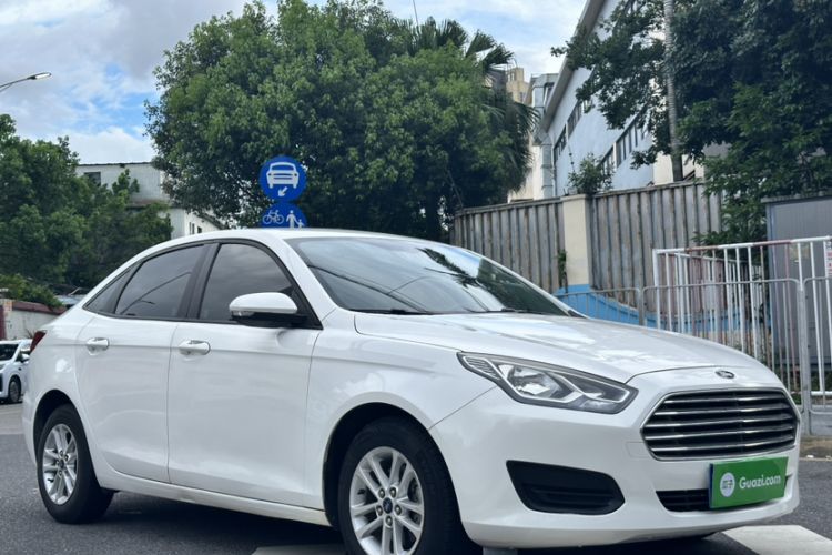 Used Ford Escort 2019 Revised 1.5L Automatic ZhiXiang Version (Tire Pressure Monitoring) China VI Standard Exterior 5