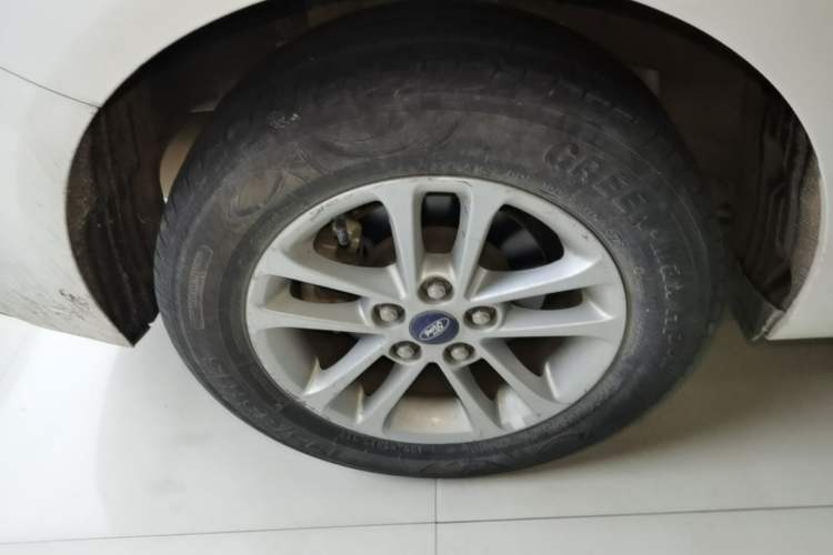 Used Ford Escort 2019 Revised 1.5L Automatic ZhiXiang Version (Tire Pressure Monitoring) China VI Standard Exterior 5