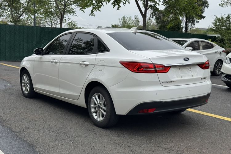 Used Ford Escort 2019 Revised 1.5L Automatic ZhiXiang Version (Tire Pressure Monitoring) China VI Standard Exterior 6