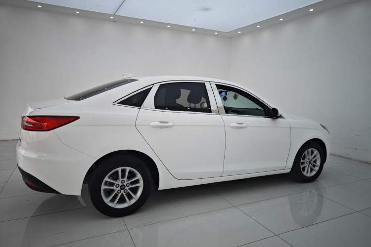 Used Ford Escort 2019 Revised 1.5L Automatic ZhiXiang Version (Tire Pressure Monitoring) China VI Standard Exterior 9