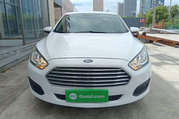 Used Ford Escort 2019 Revised Version 1.5L Manual "Quality Enjoyment" Trim (Tire Pressure Monitoring) China VI Standard Front