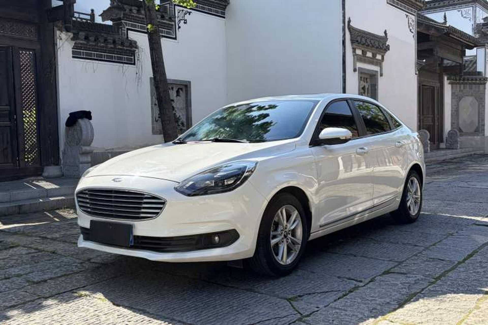 Used Ford Escort 2019 Revised Version 1.5L Automatic Enjoyment Type China VI Standard Front Left 45 Deg