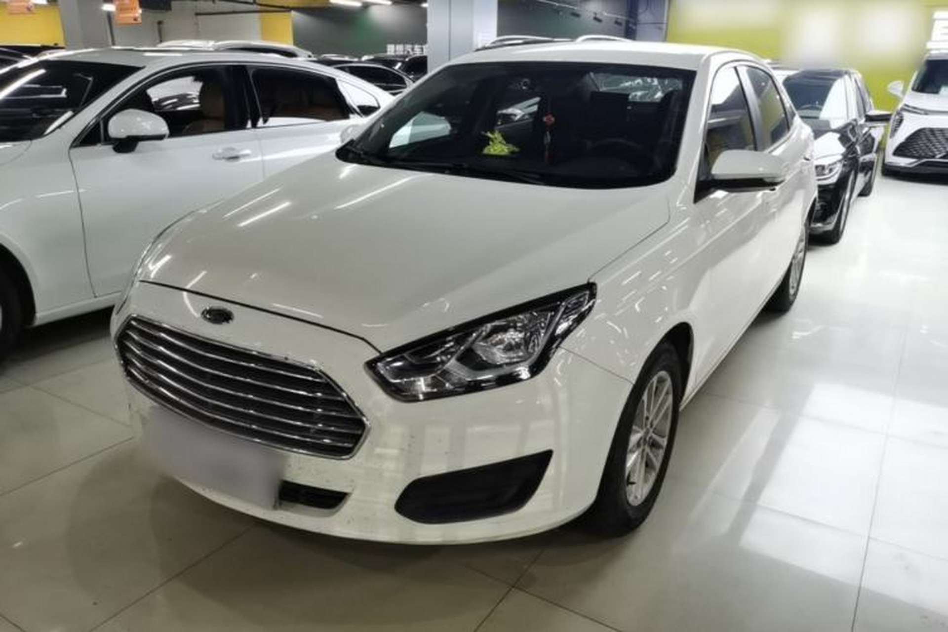 Used Ford Escort 2019 Revised 1.5L Automatic ZhiXiang Version (Tire Pressure Monitoring) China VI Standard Front Left 45 Deg