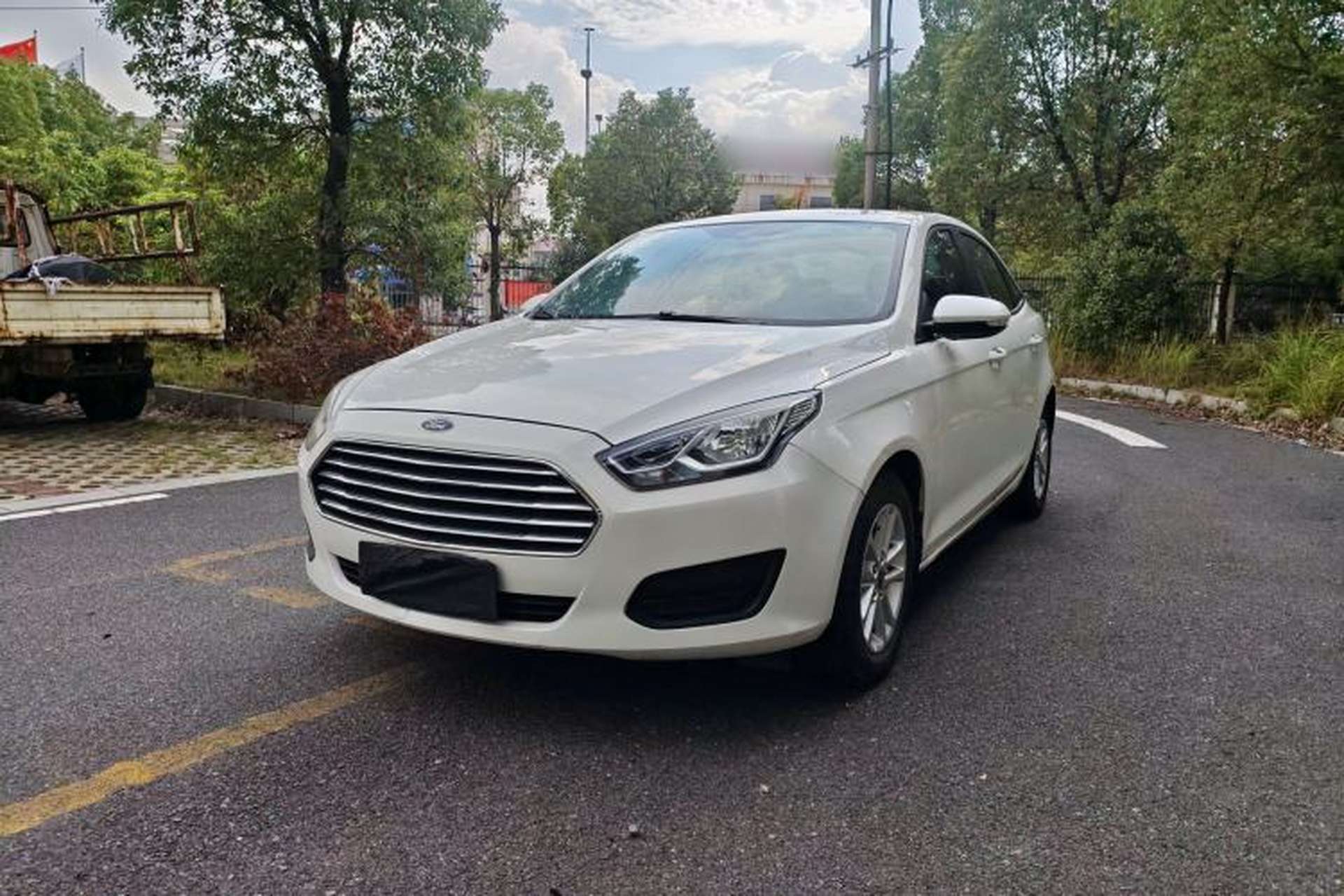 Used Ford Escort 2019 Revised 1.5L Automatic ZhiXiang Version China VI Standard Front Left 45 Deg