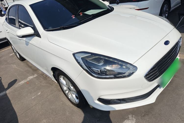 Used Ford Escort 2019 Revised Version 1.5L Automatic Enjoyment Type China VI Standard Front Right 45 Deg