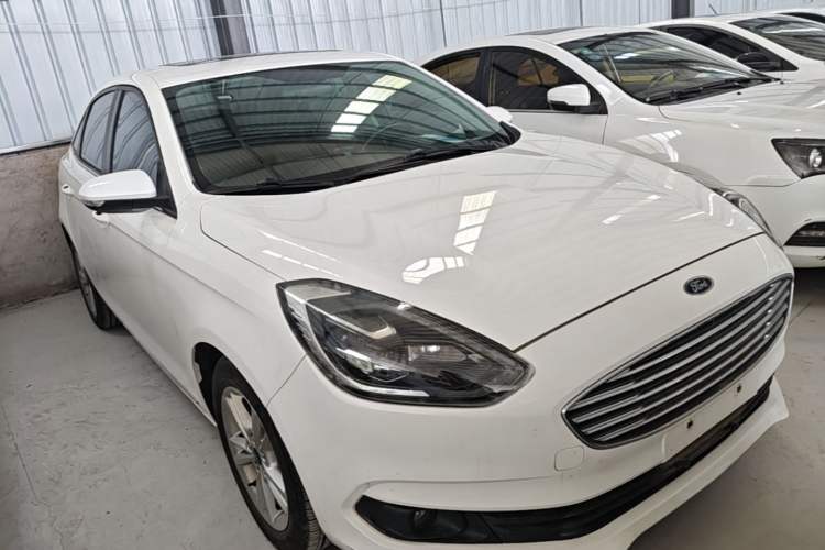 Used Ford Escort 2019 Revised Version 1.5L Automatic Enjoyment Type China VI Standard Front Right 45 Deg