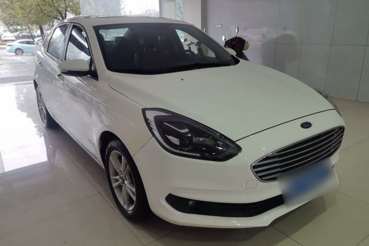 Used Ford Escort 2019 Revised Version 1.5L Automatic Enjoyment Type China VI Standard Front Right 45 Deg