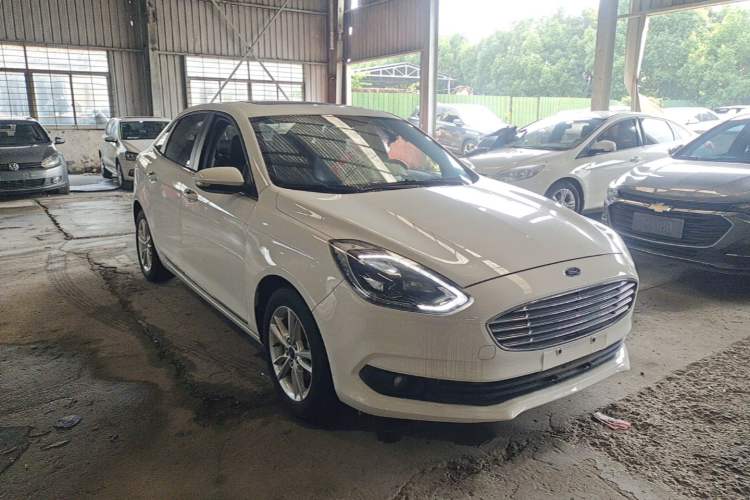 Used Ford Escort 2019 Revised Version 1.5L Automatic Enjoyment Type China VI Standard Front Right 45 Deg