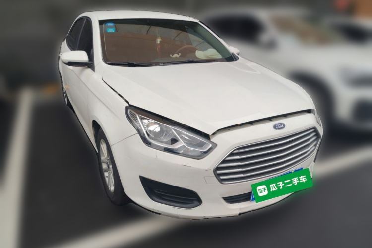 Used Ford Escort 2019 Revised 1.5L Automatic ZhiXiang Version China VI Standard Front Right 45 Deg
