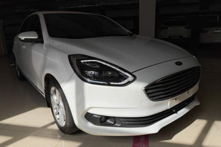 Used Ford Escort 2019 Revised Version 1.5L Automatic Enjoyment Type China VI Standard Front Right 45 Deg
