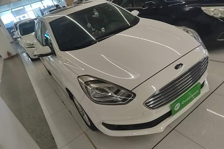 Used Ford Escort 2019 1.5L Automatic Enjoyment Model Front Right 45 Deg