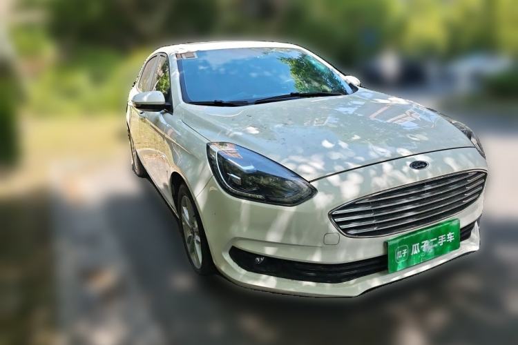 Used Ford Escort 2019 Revised Version 1.5L Automatic Enjoyment Type China VI Standard Front Right 45 Deg