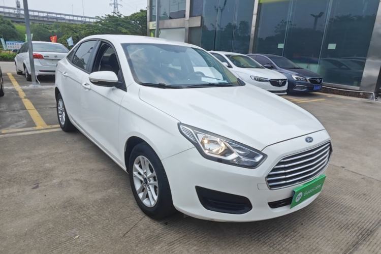 Used Ford Escort 2019 Revised 1.5L Automatic ZhiXiang Version (Tire Pressure Monitoring) China VI Standard Front Right 45 Deg