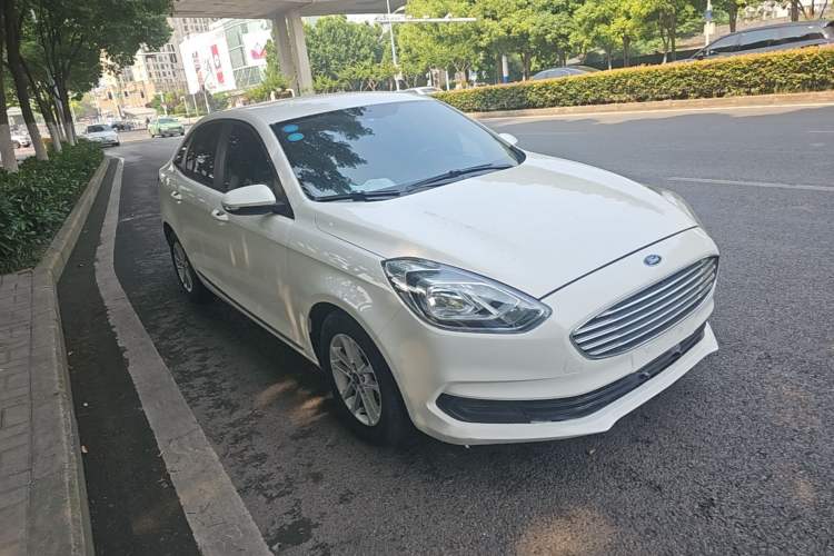 Used Ford Escort 2019 1.5L Automatic ZhiXiang Model Front Right 45 Deg