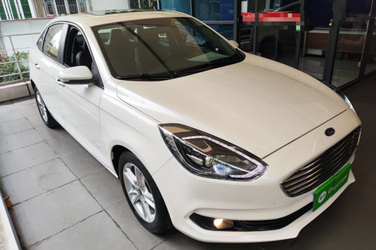Used Ford Escort 2019 Revised Version 1.5L Automatic Enjoyment Type China VI Standard Front Right 45 Deg