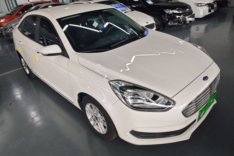 Used Ford Escort 2019 1.5L Automatic ZhiXiang Model Front Right 45 Deg