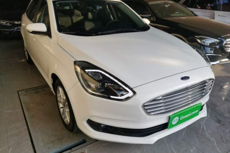 Used Ford Escort 2019 Revised Version 1.5L Automatic Enjoyment Type China VI Standard Front Right 45 Deg