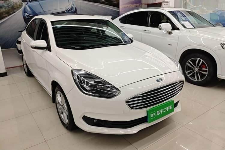 Used Ford Escort 2019 Revised Version 1.5L Automatic Enjoyment Type China VI Standard Front Right 45 Deg