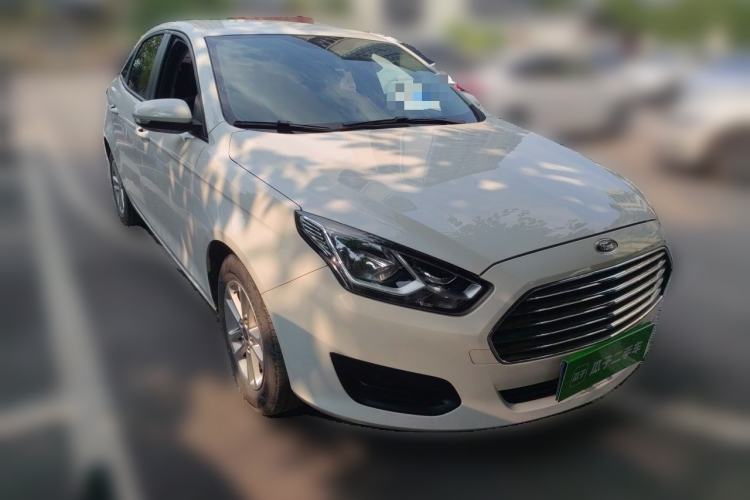 Used Ford Escort 2019 Revised Version 1.5L Manual "Quality Enjoyment" Trim (Tire Pressure Monitoring) China VI Standard Front Right 45 Deg