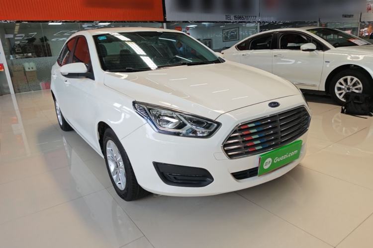 Used Ford Escort 2019 Revised Version 1.5L Manual Quality Enjoyment Type China VI Standard Front Right 45 Deg